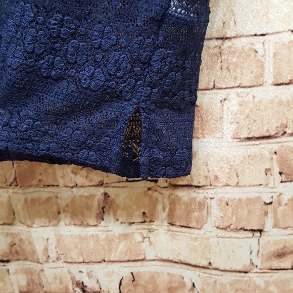 American Eagle Outfitters Lace Top Stretch Size Med - Picture 5 of 10